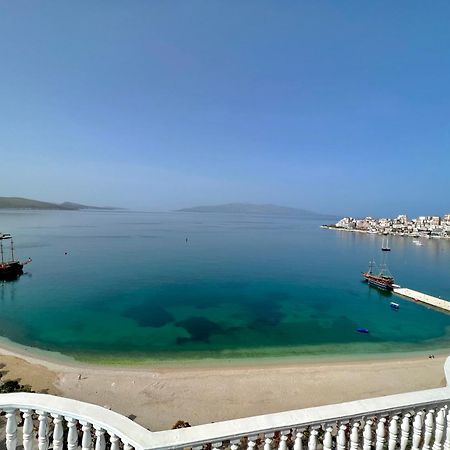 Monte Cristo Hotel With Rooftop Pool Sarande Exterior photo