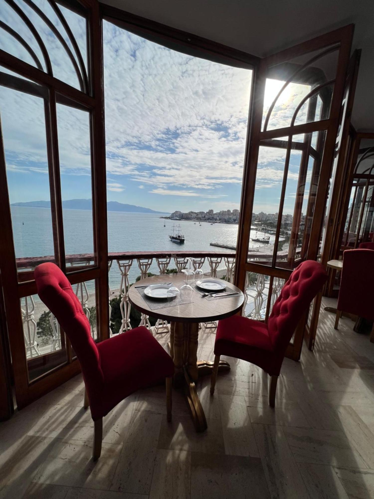 Monte Cristo Hotel With Rooftop Pool Sarande Exterior photo