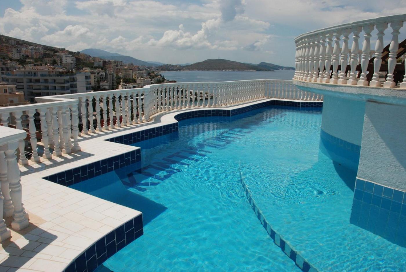Monte Cristo Hotel With Rooftop Pool Sarande Exterior photo